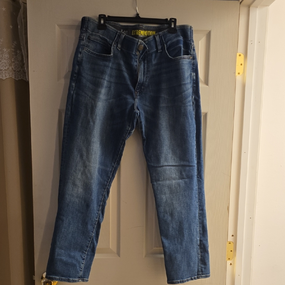 Lee Relaxed Fit Blue Jeans for Men